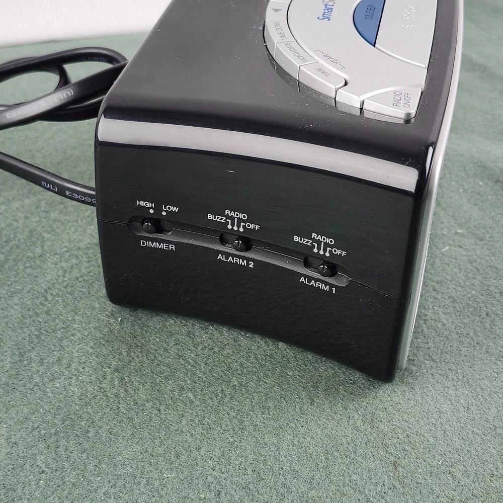 Emerson Dual Alarm Auto Smartset Clock Radio JUMBO Digital Display Model CKS9051